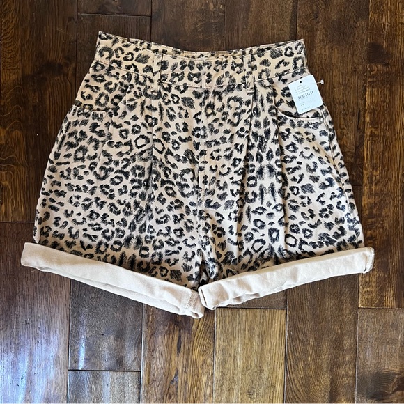 We The Free Pants - NWT We The Free (Free People) High Waist Leopard Print Shorts Size 27